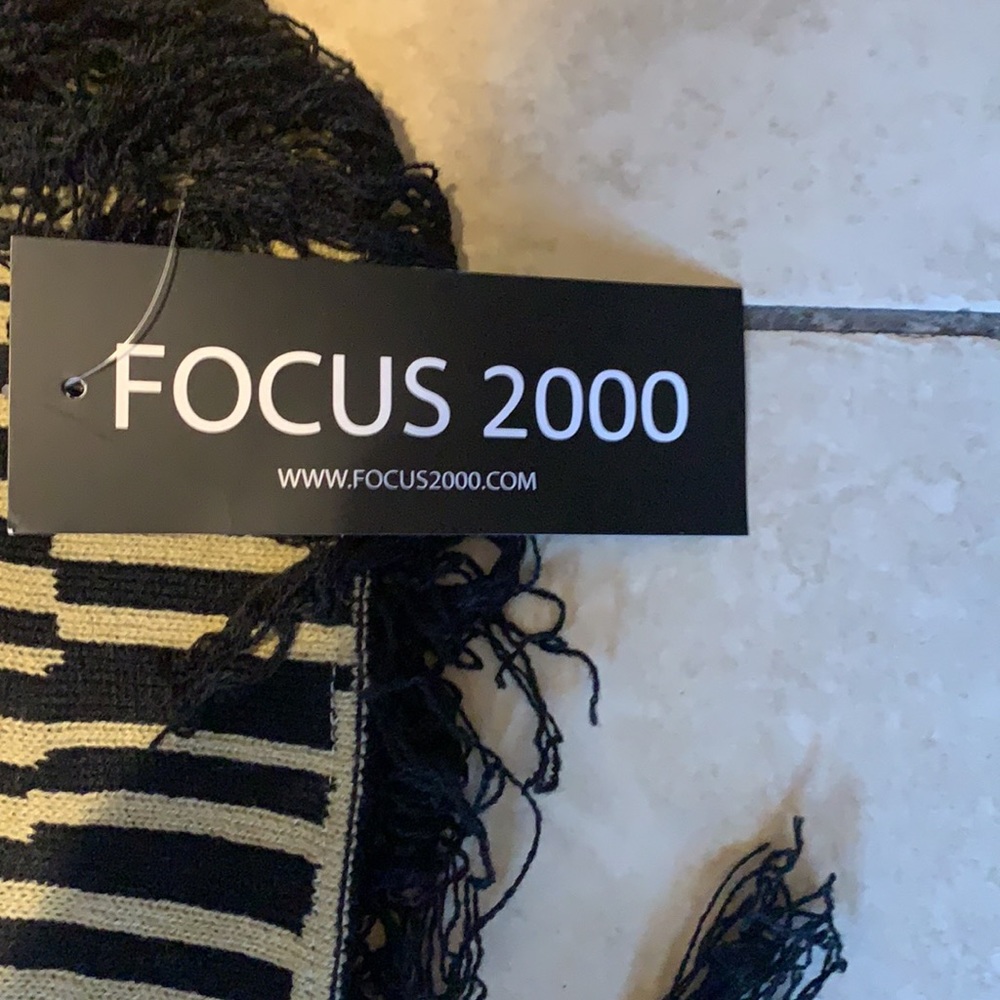 FOCUS 2000 Top - Picture 8 of 14